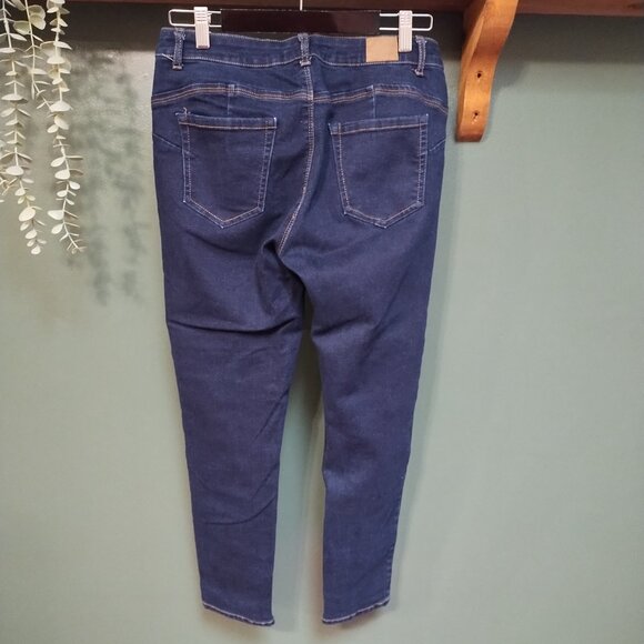 Bluenotes | Skinny Jeans (Short) - Picture 2 of 4